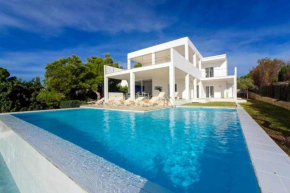 Casa con acceso directo al mar piscina y wifi